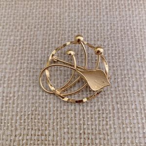 Vintage gold tone pin